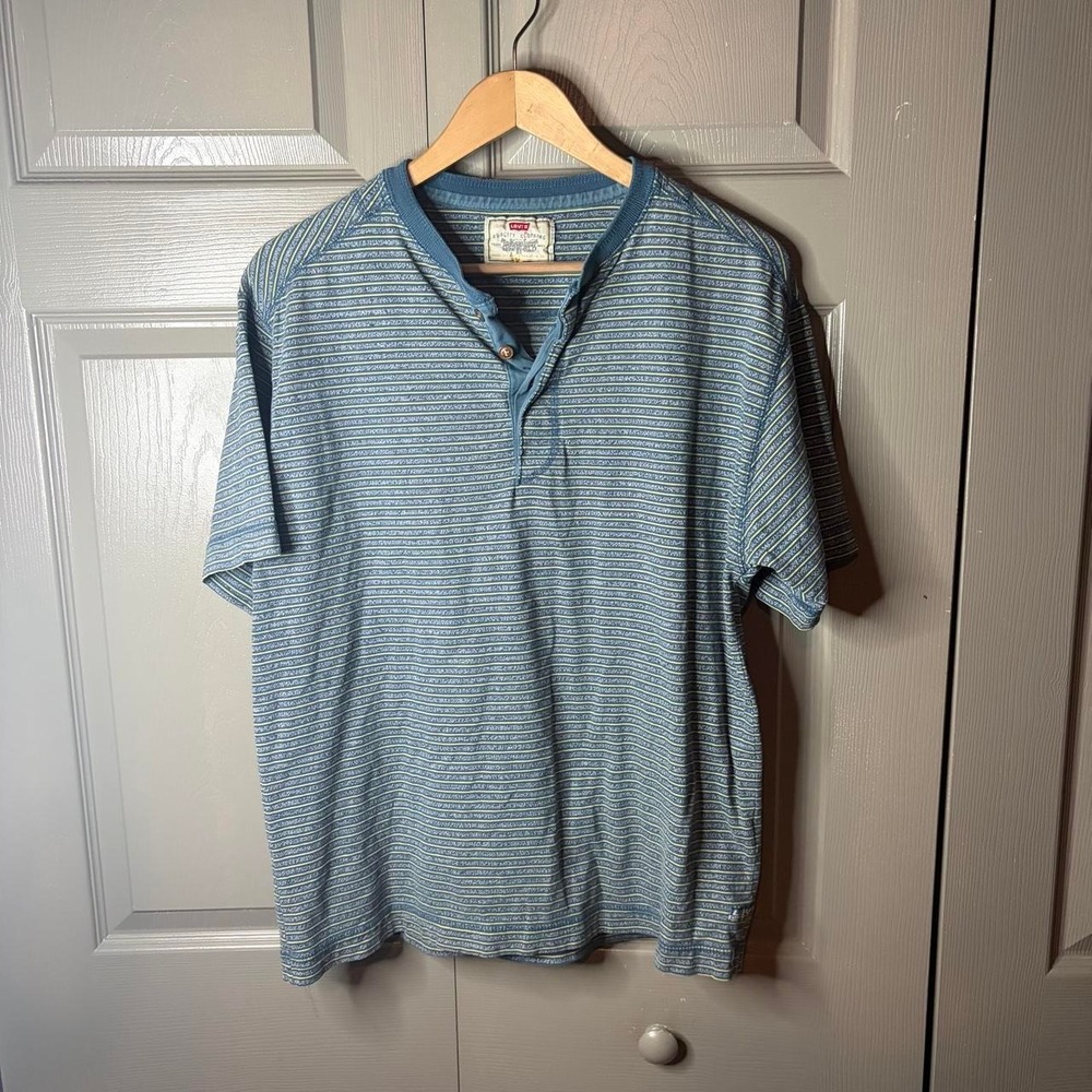 Levis Mens Blue Striped Short Sleeve Henley Shirt Size M Cotton Preppy Classic